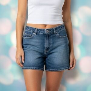 Tommy Hilfiger Women’s Mid-Rise Denim Jean Shorts Size 6